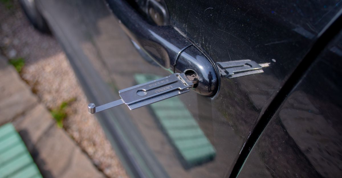 Car Keys: Is It Cheaper to Go to a Locksmith or the Dealer? — Clinton County Locksmith